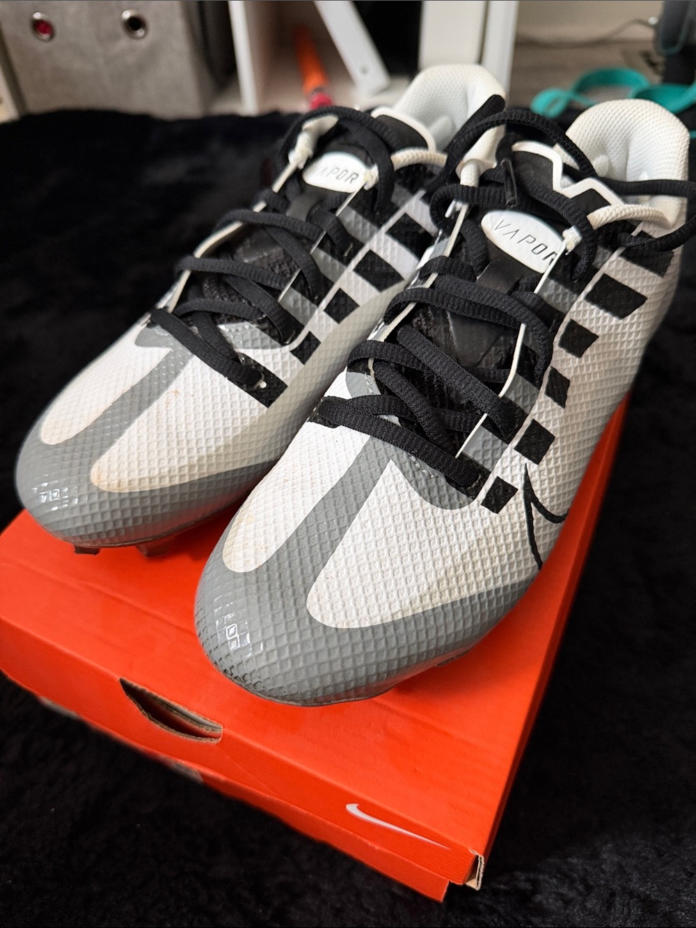 Nike Mens Vapor Edge Speed 360 Cleats size 8.5